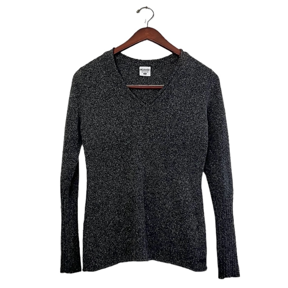 Columbia V-neck Size Medium Gray Sweater